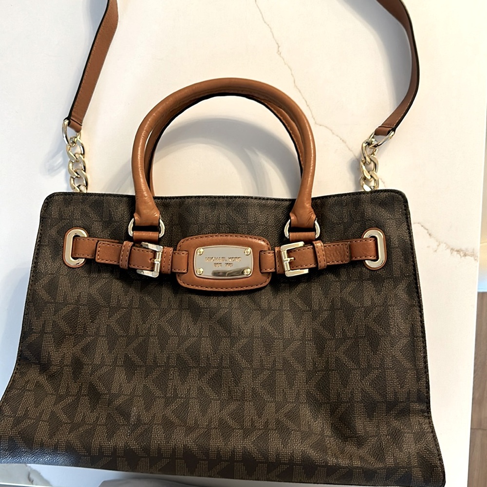 Michael Kors shoulder bag with top handles. Condition: 10/10